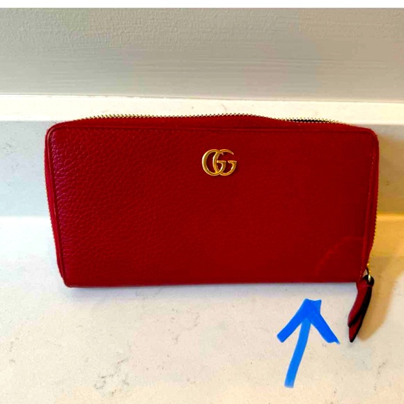 Gucci Marmont GG Logo Red Pebbled Leather Zip Around Wallet - Picture 4 of 6